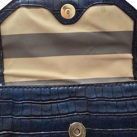 Kate Landry Blue Croc Embossed Cross Body Clutch Shoulder Bag Purse with Charms - Picture 4 of 8